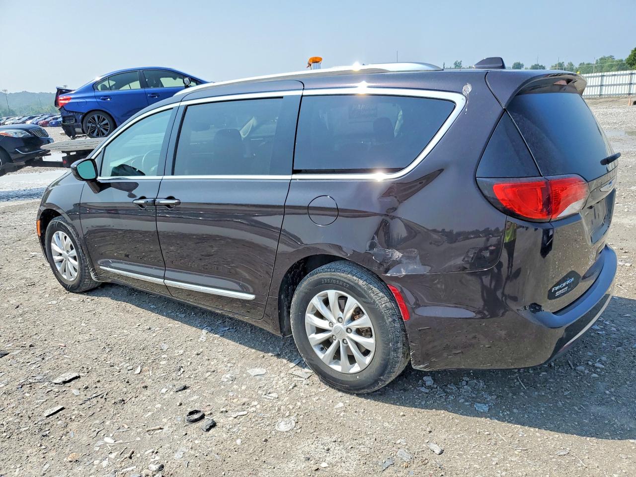 2018 CHRYSLER PACIFICA TOURING L — снимка 2