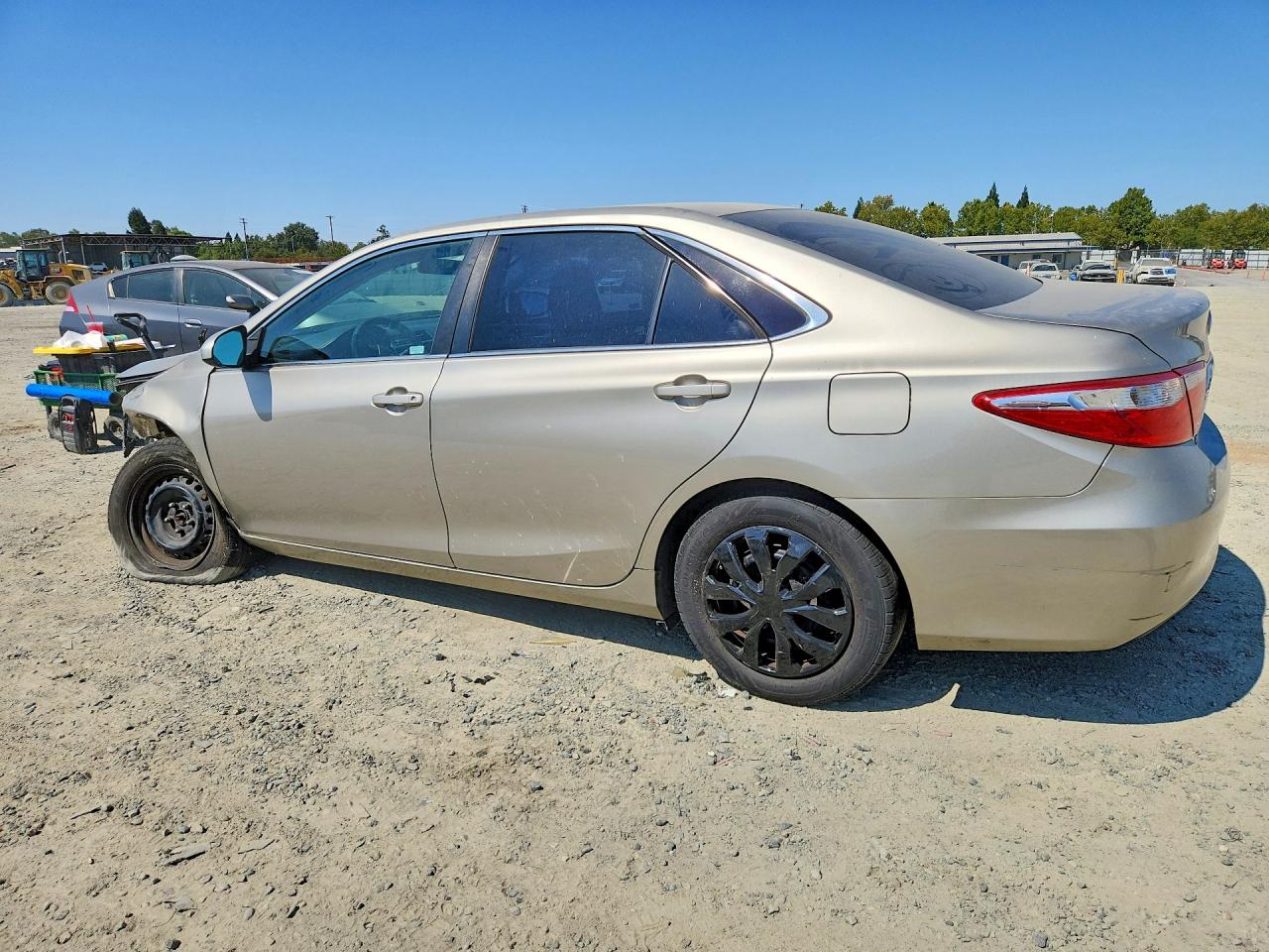 2016 TOYOTA CAMRY LE — снимка 2