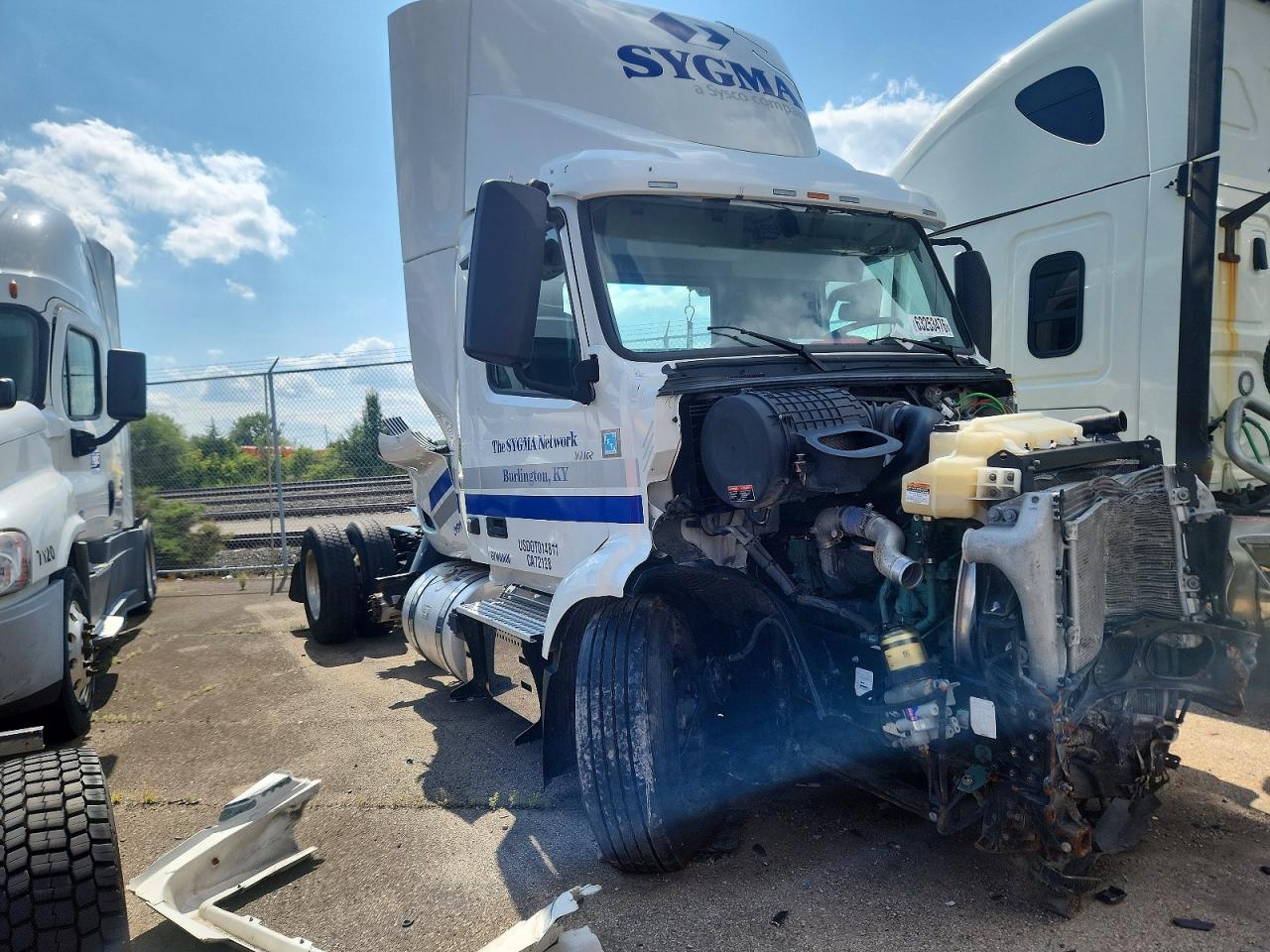 2023 VOLVO VNR