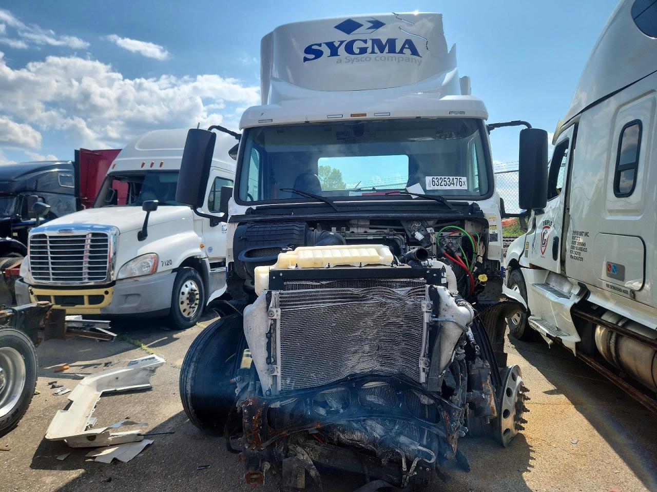 2023 VOLVO VNR — снимка 2