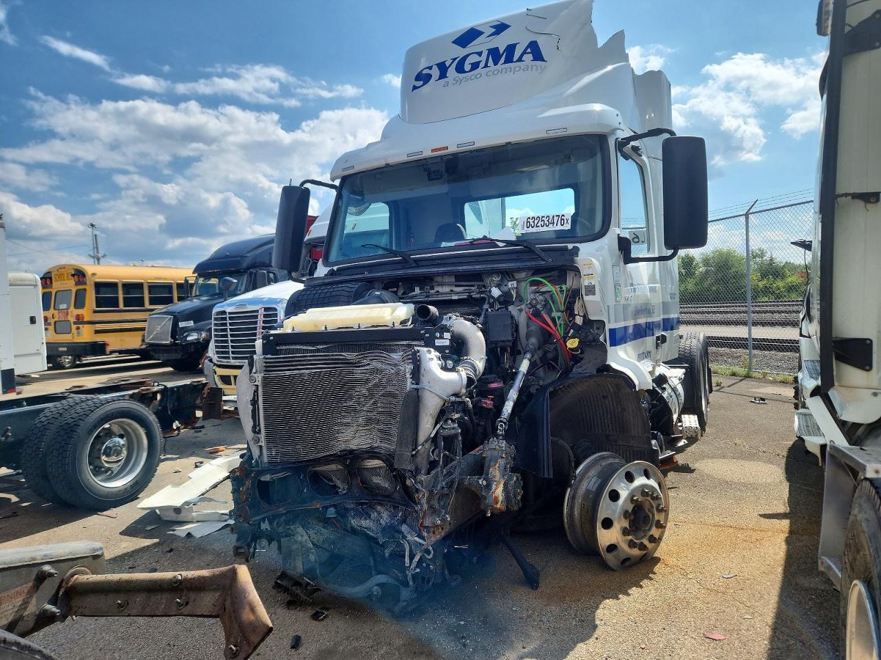 2023 VOLVO VNR — снимка 3