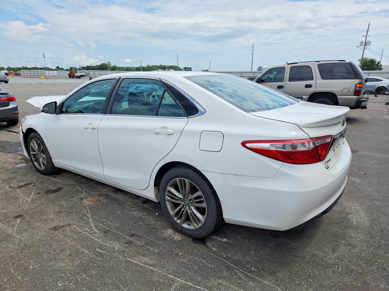 2017 TOYOTA CAMRY SE — снимка 2