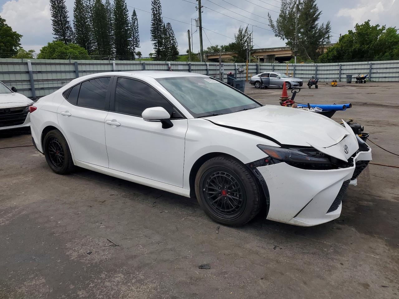 2025 TOYOTA CAMRY LE — снимка 4