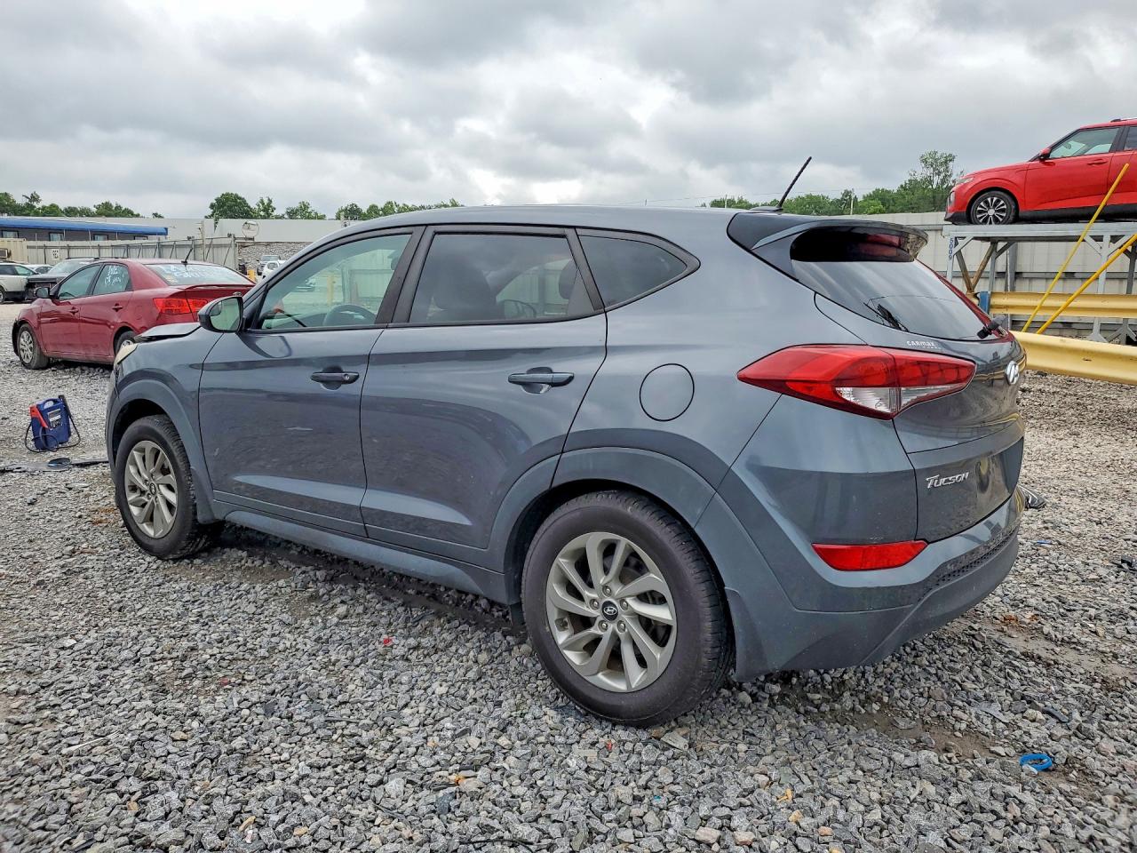 2017 HYUNDAI TUCSON SE — снимка 2