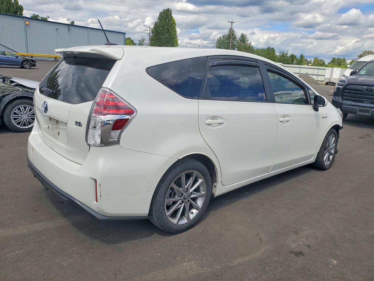 2017 TOYOTA PRIUS V FIVE — снимка 3