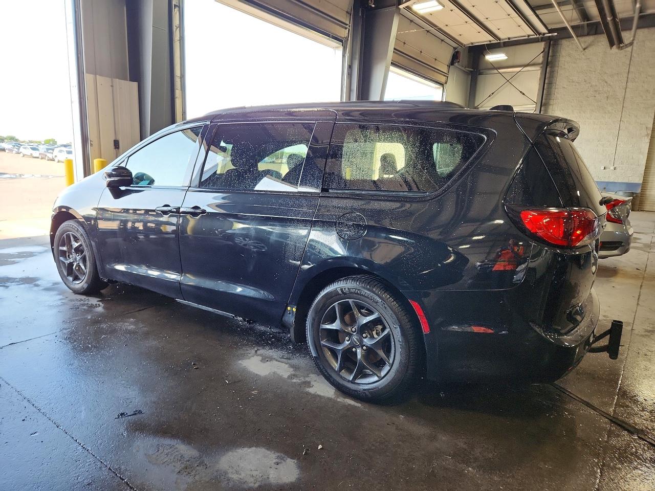 2020 CHRYSLER PACIFICA LIMITED — снимка 2