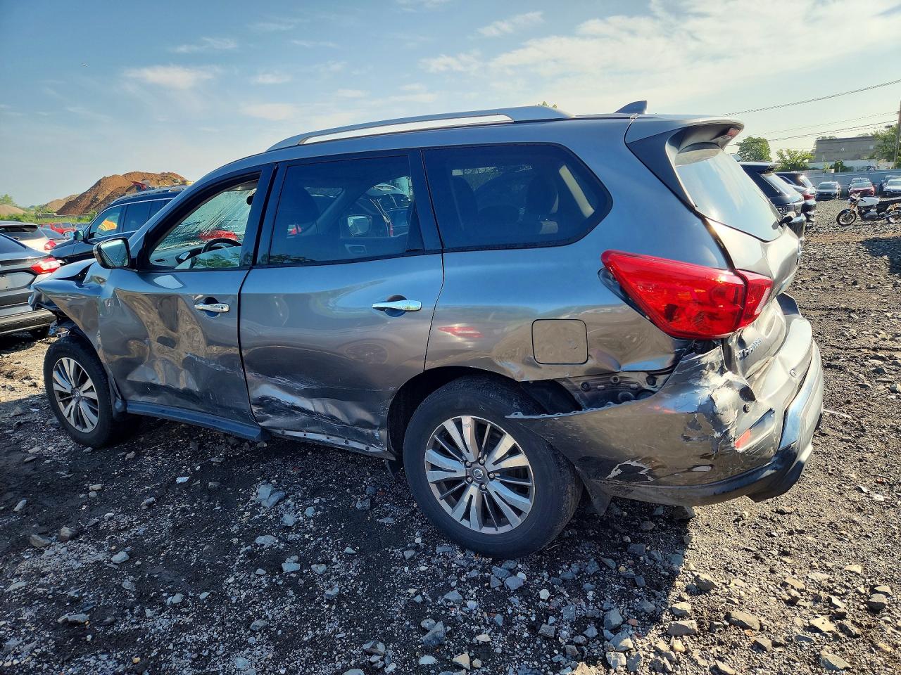 2019 NISSAN PATHFINDER S — снимка 2