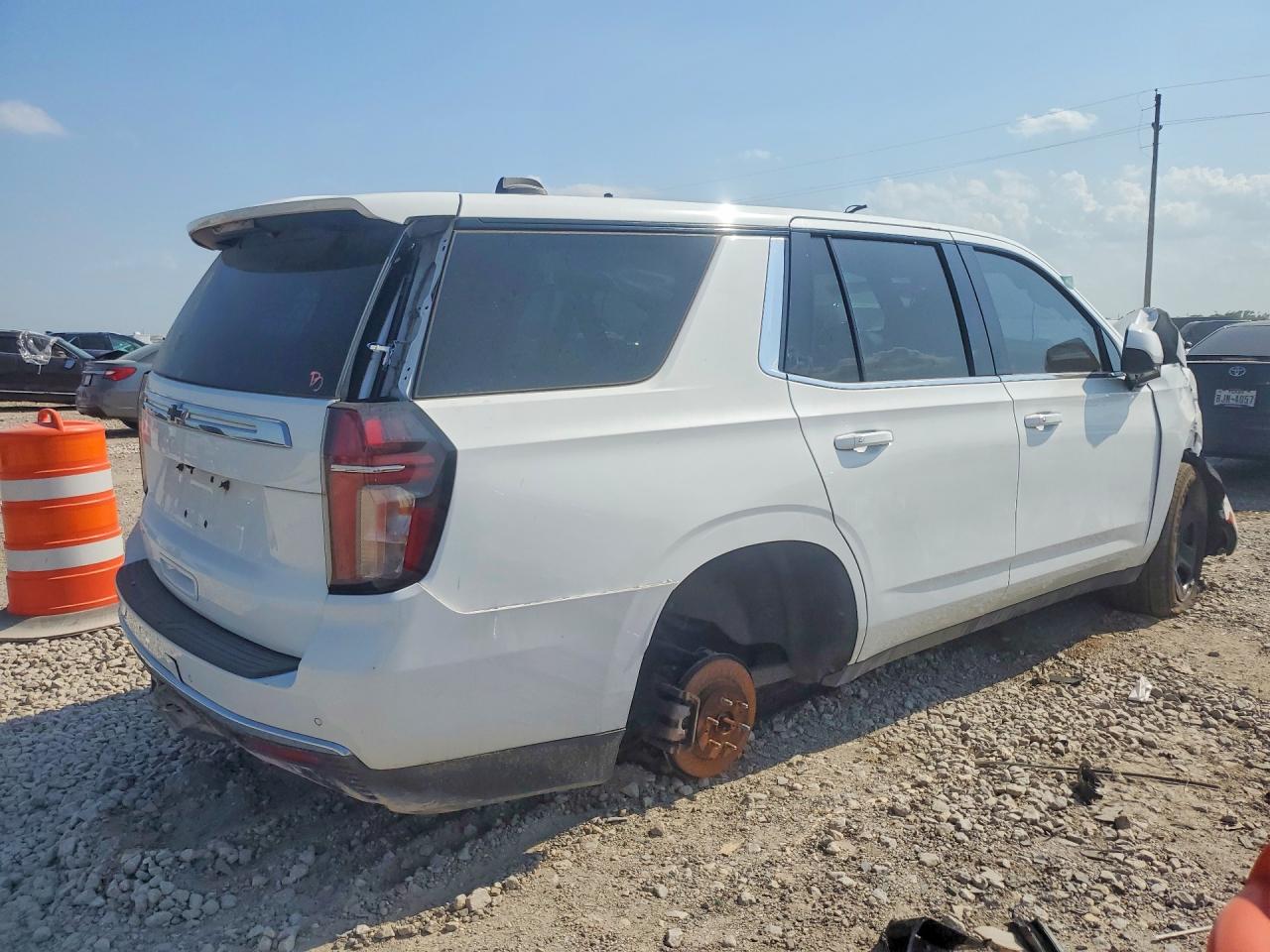 2023 CHEVROLET TAHOE C1500 — снимка 3