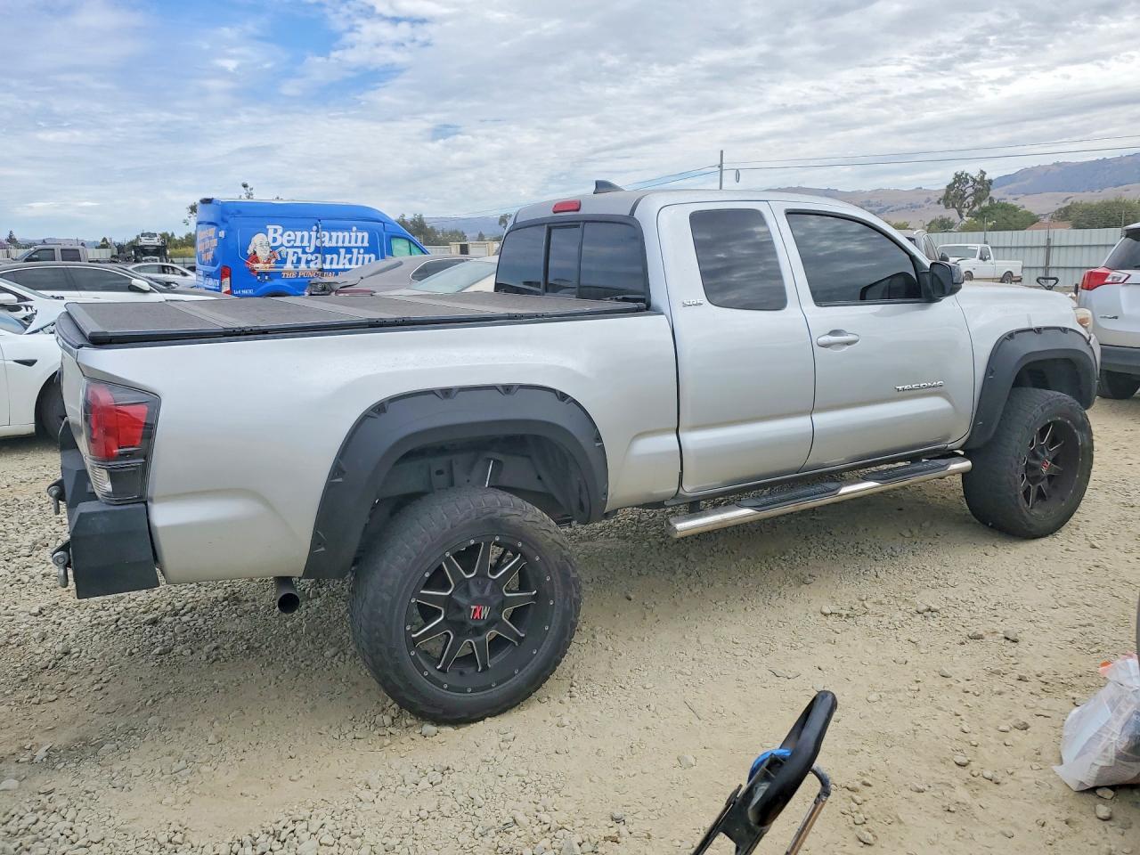 2017 TOYOTA TACOMA SR V6 — снимка 3