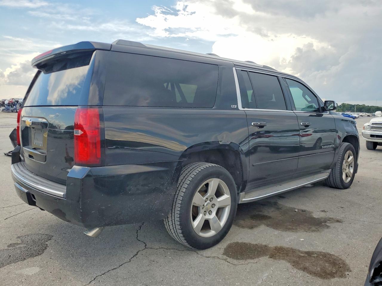 2015 CHEVROLET SUBURBAN K1500 LTZ — снимка 3