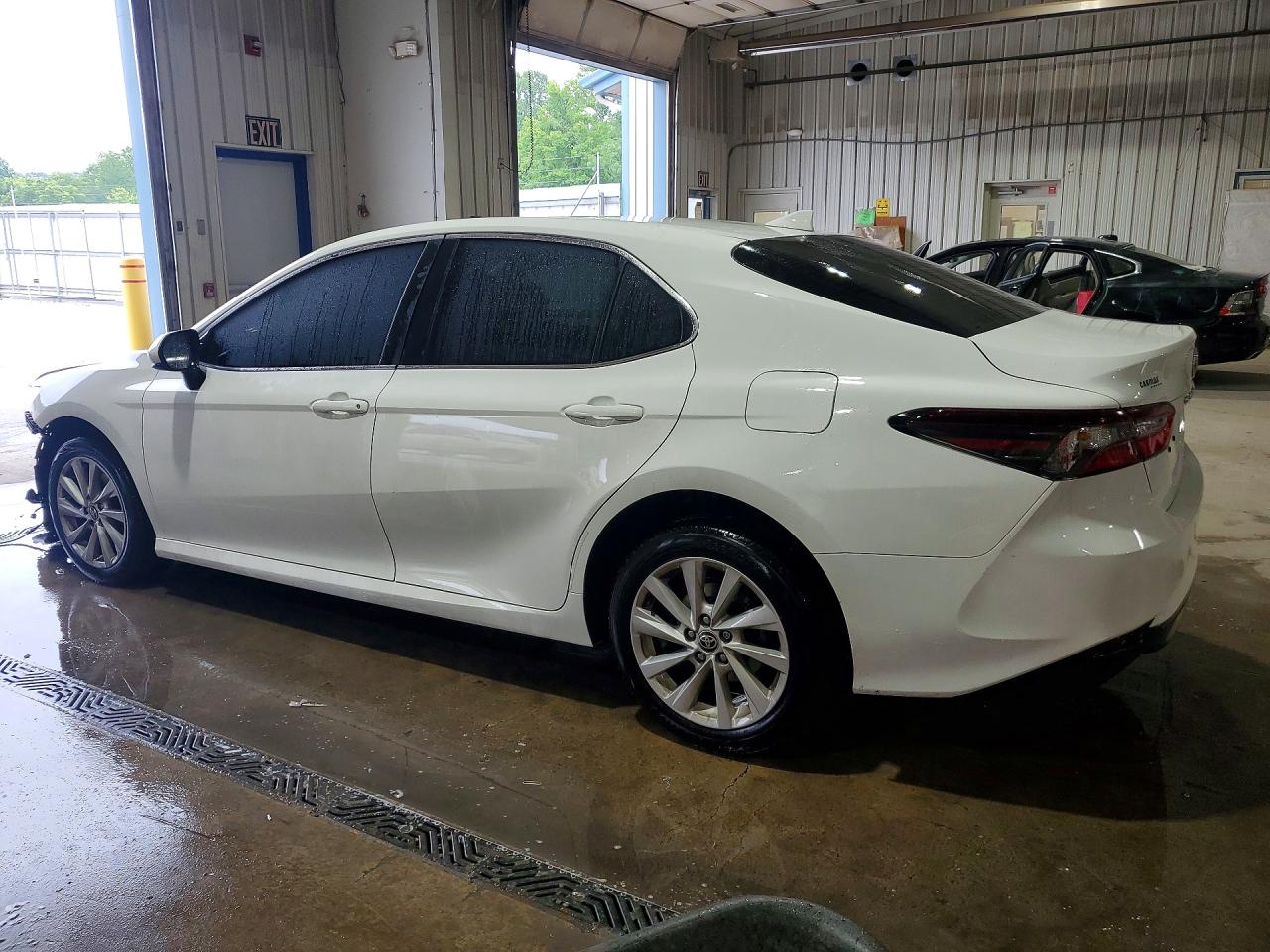 2022 TOYOTA CAMRY LE — снимка 2