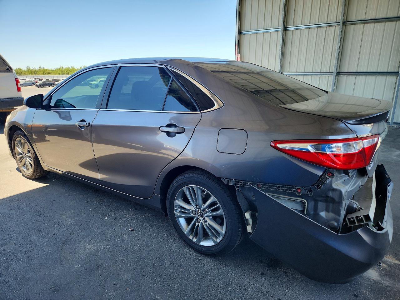 2017 TOYOTA CAMRY SE — снимка 2