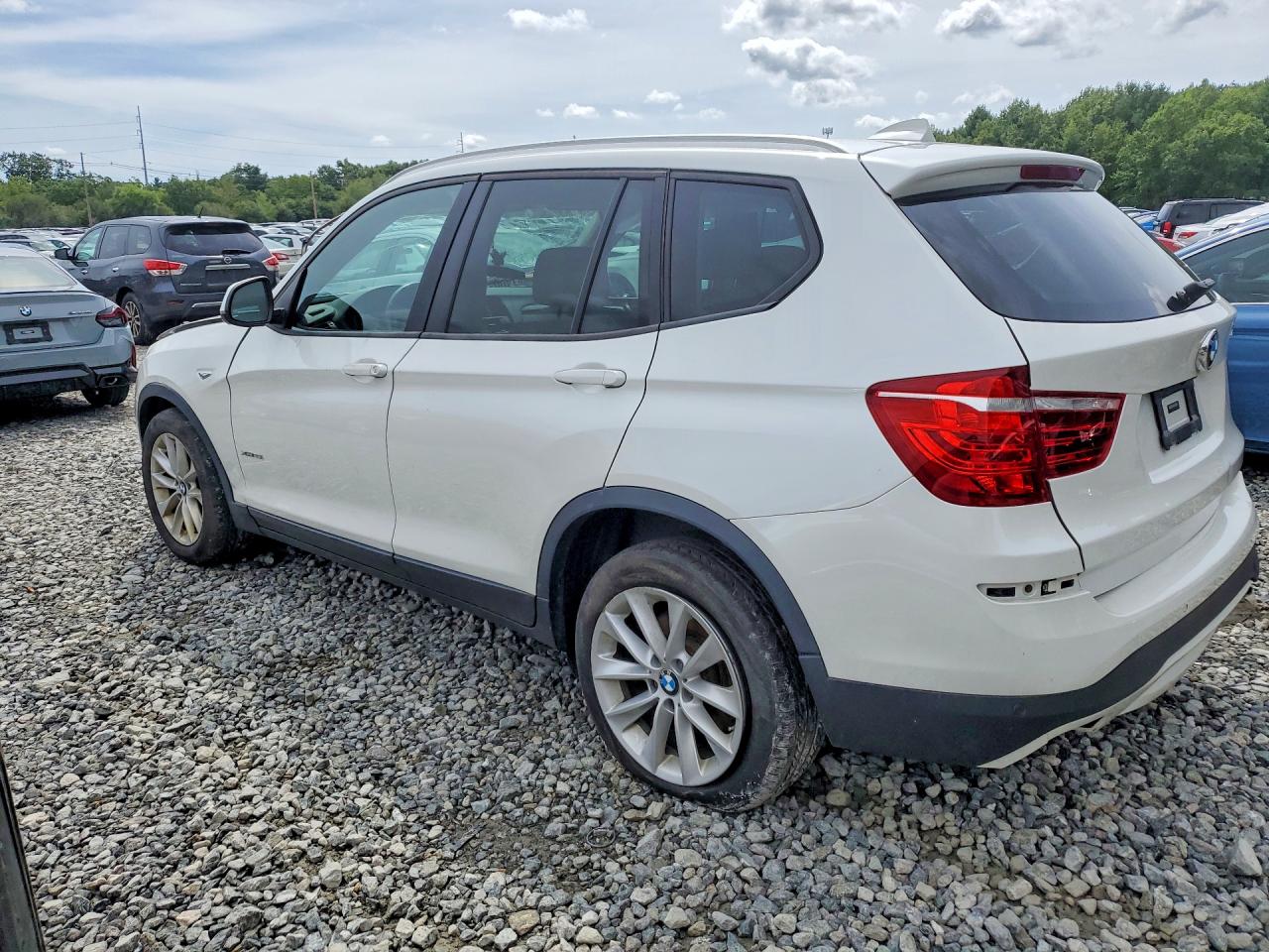 2017 BMW X3 XDRIVE28I — снимка 2