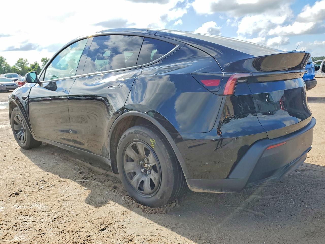 2026 TESLA MODEL Y — снимка 2