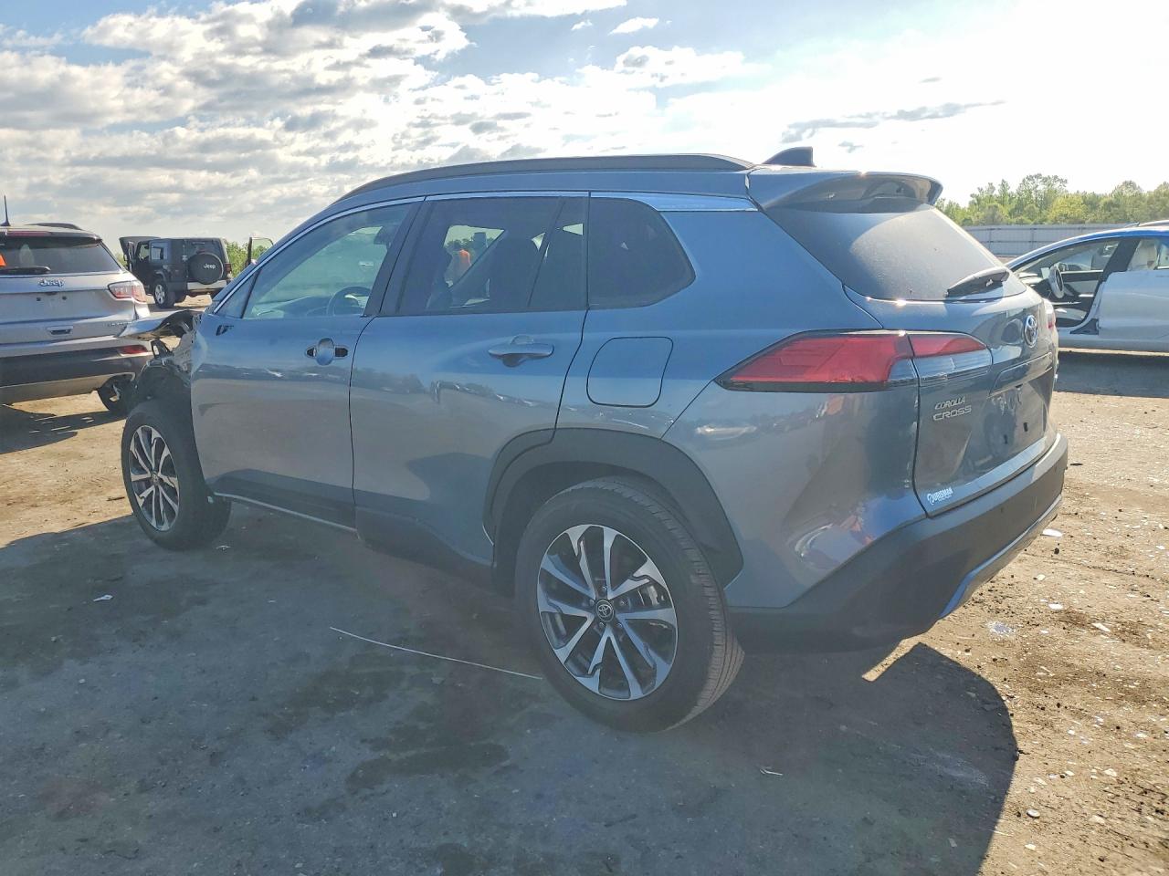 2025 TOYOTA COROLLA CROSS LE — снимка 2