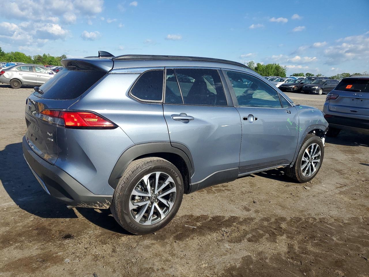 2025 TOYOTA COROLLA CROSS LE — снимка 3
