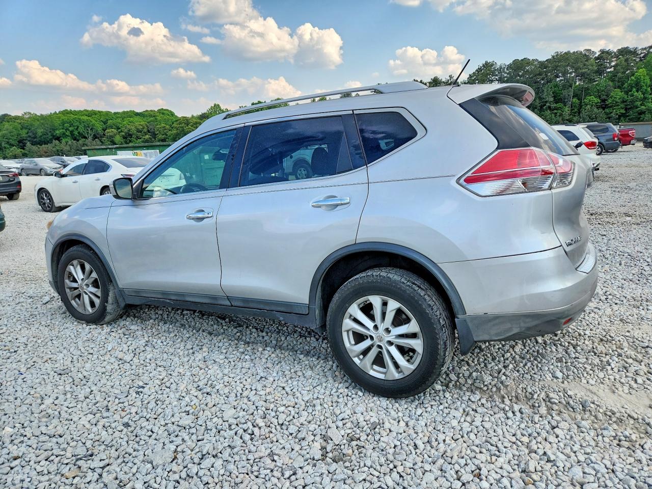 2015 NISSAN ROGUE SV — снимка 2