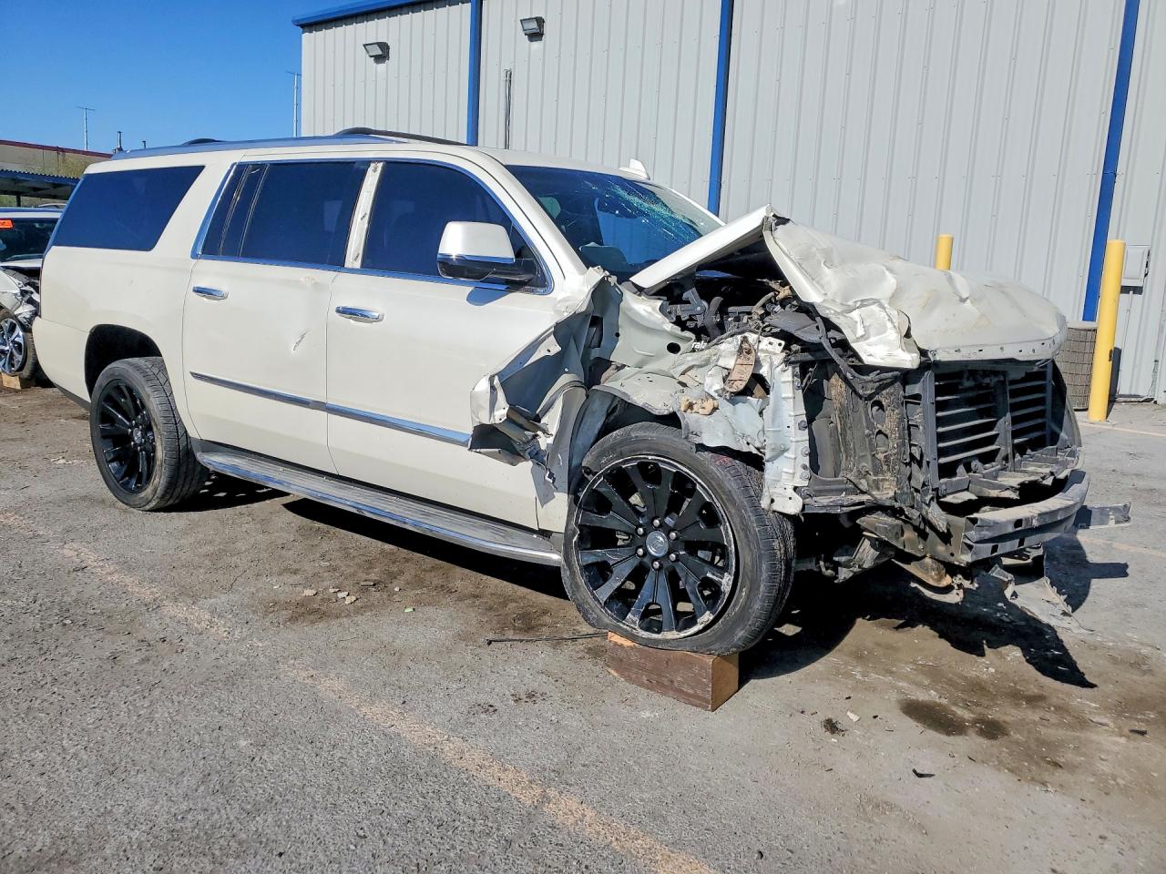 2015 CADILLAC ESCALADE ESV LUXURY — снимка 4