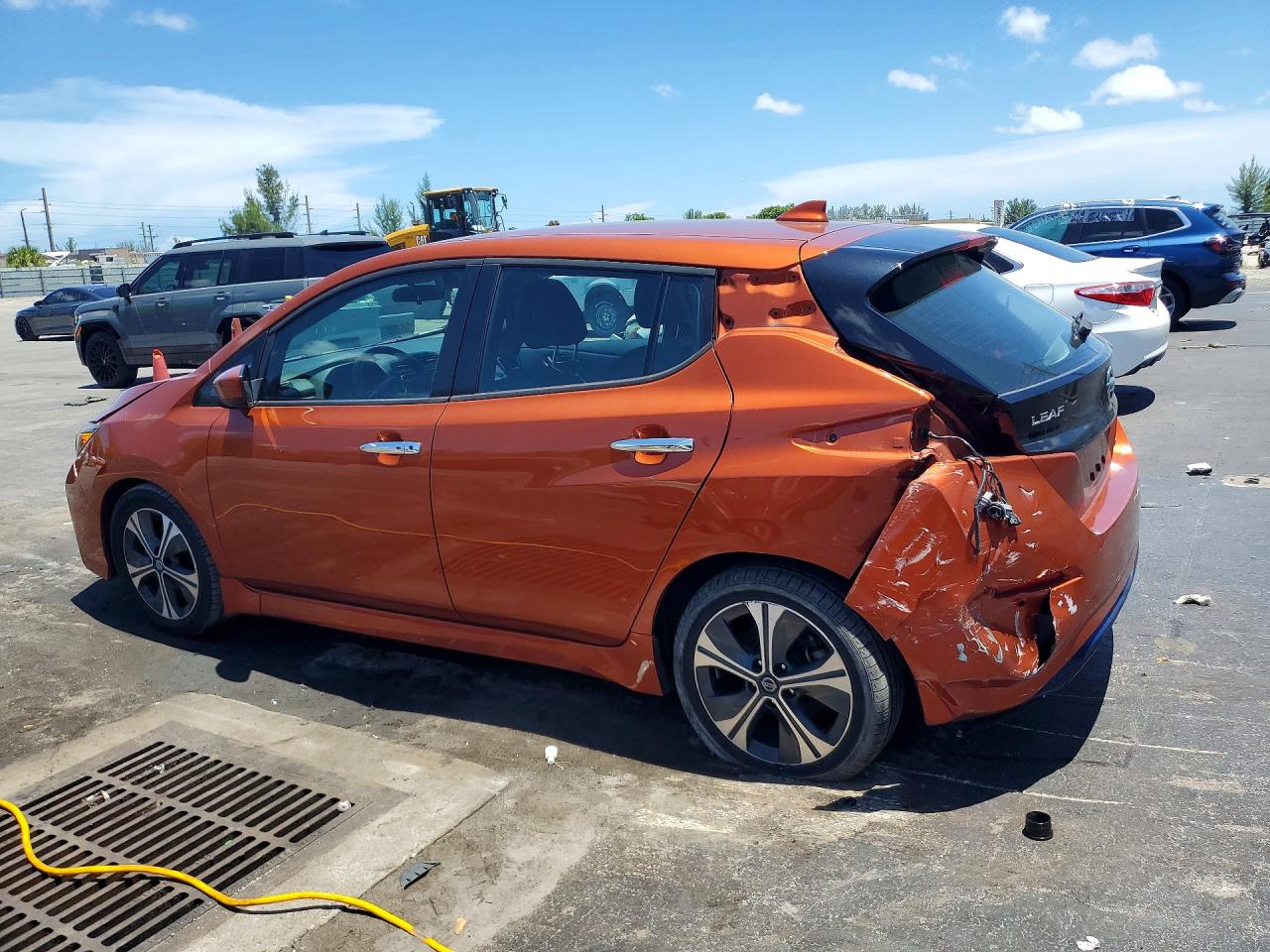 2021 NISSAN LEAF SV — снимка 2