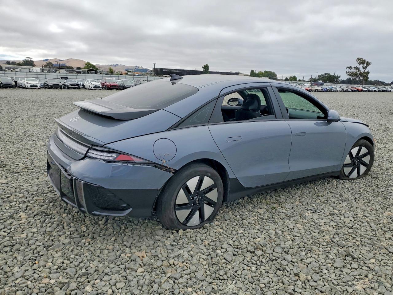 2025 HYUNDAI IONIQ 6 SE — снимка 3
