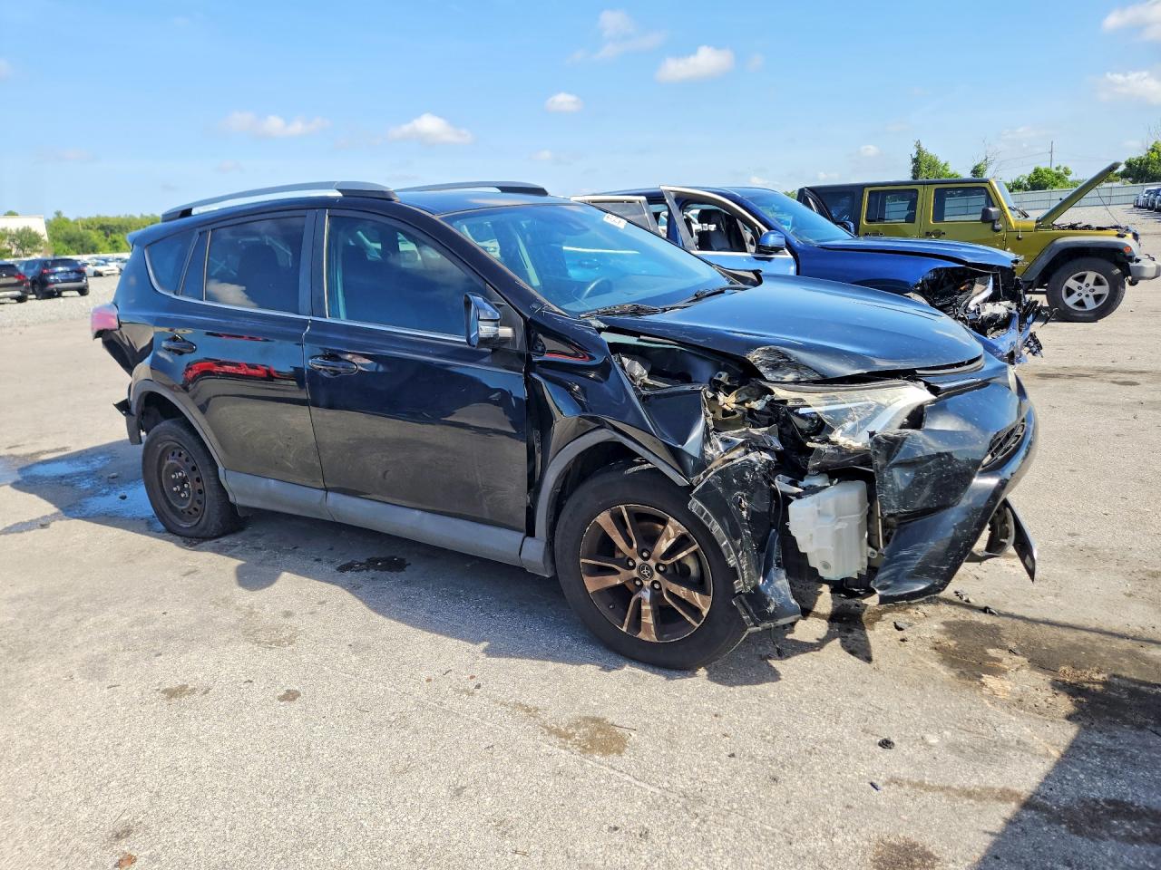 2017 TOYOTA RAV4 XLE — снимка 4