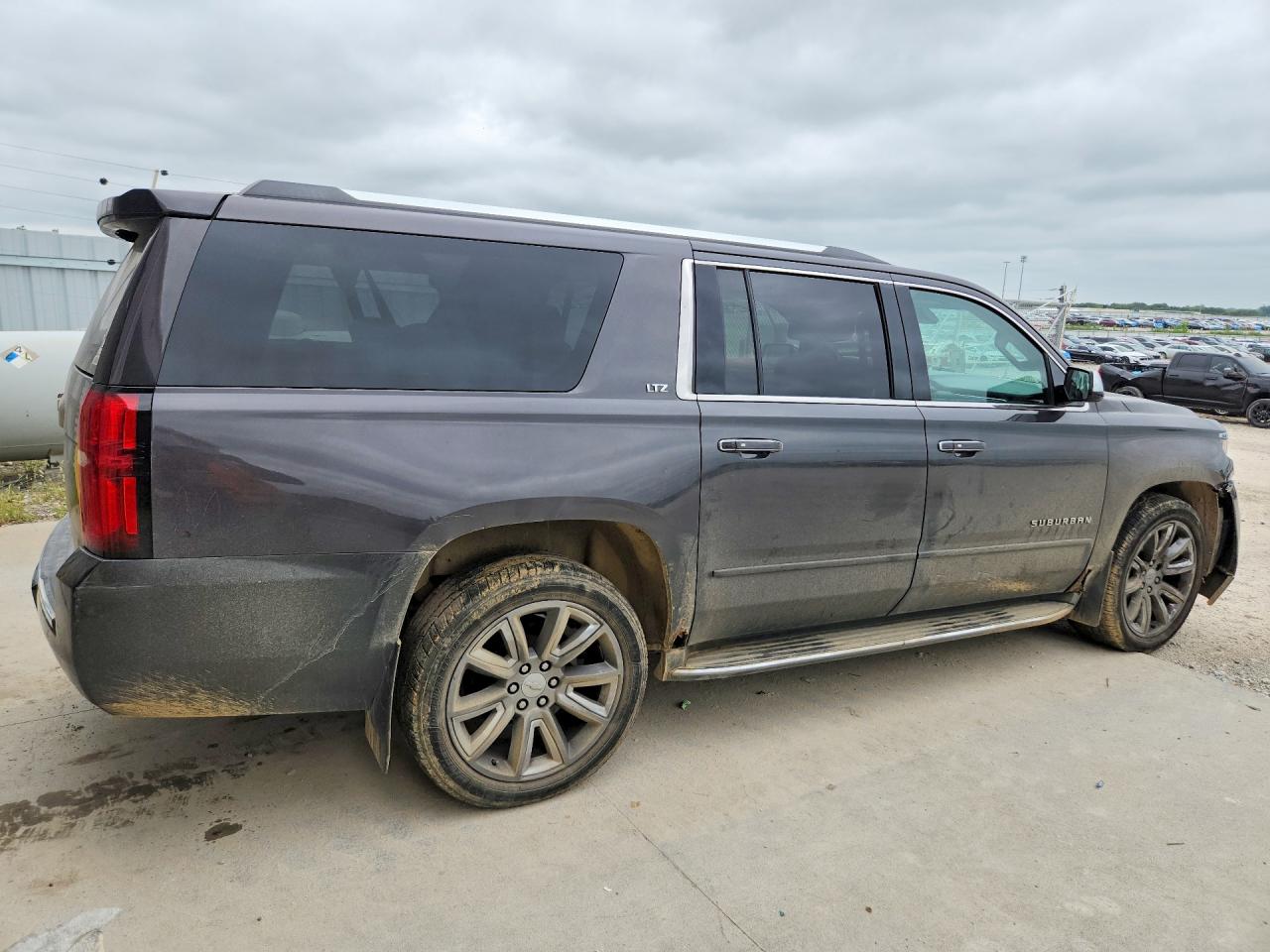 2015 CHEVROLET SUBURBAN K1500 LTZ — снимка 3