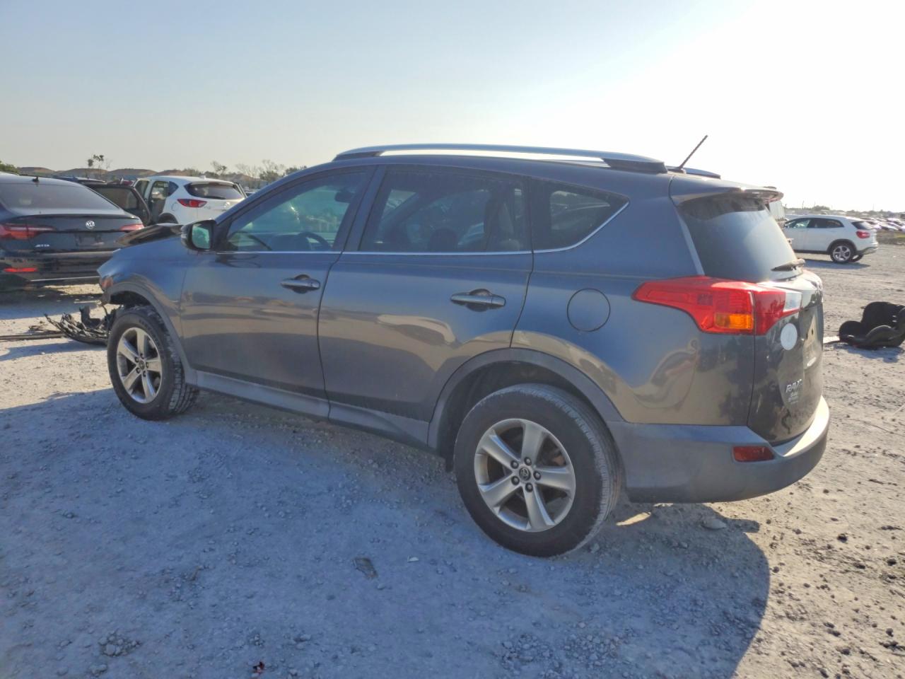 2015 TOYOTA RAV4 XLE — снимка 2