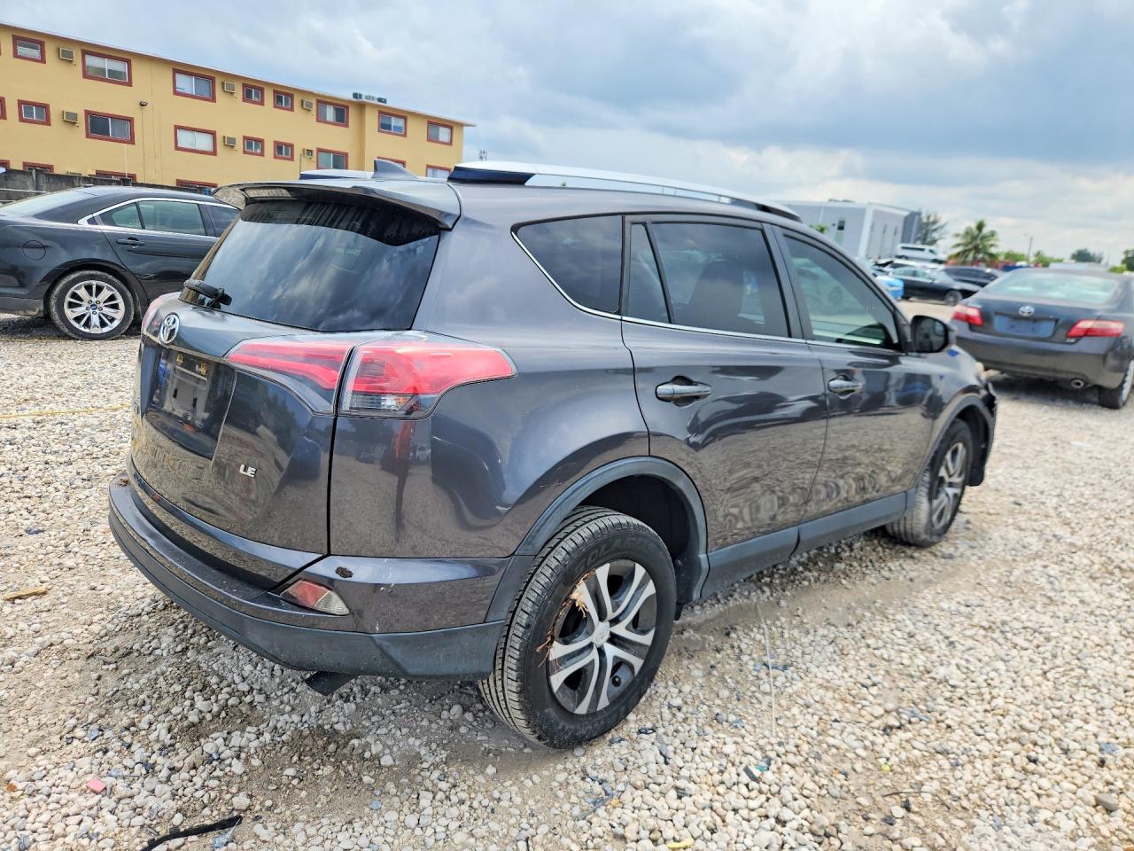 2018 TOYOTA RAV4 LE — снимка 3