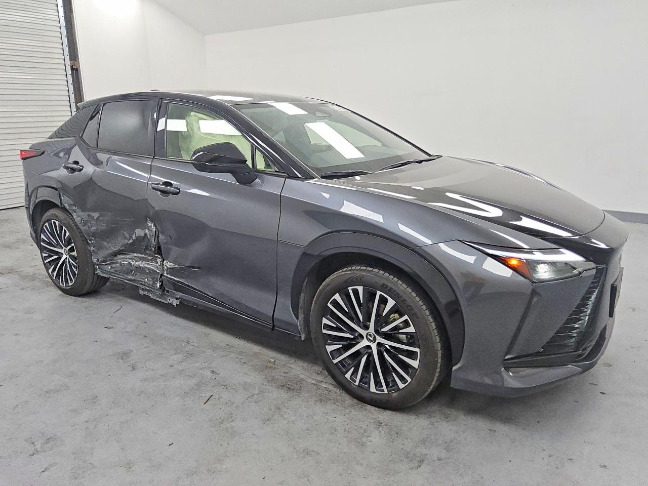 2024 LEXUS RZ 300E — снимка 4