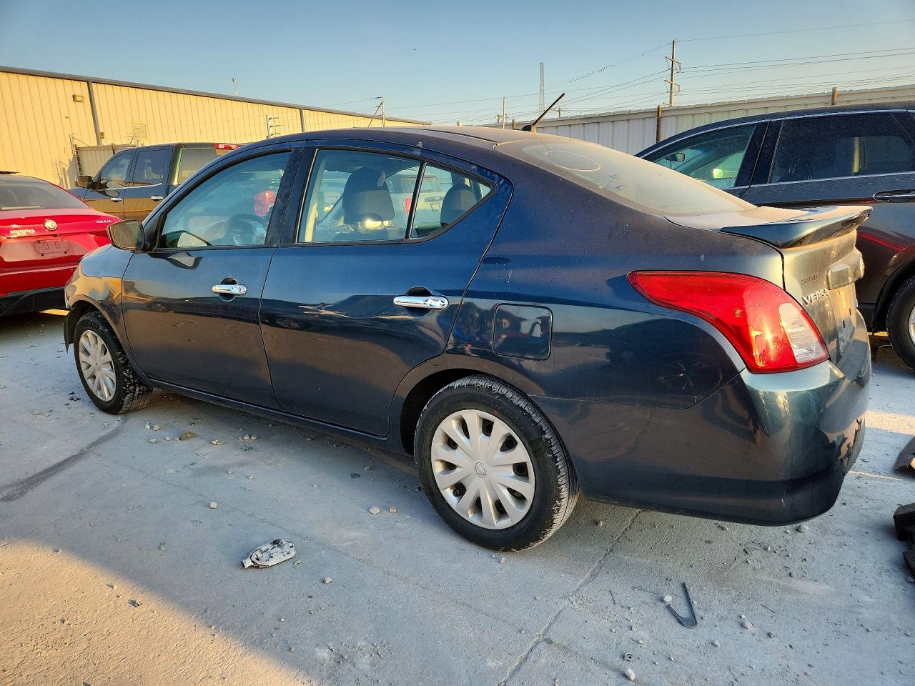 2016 NISSAN VERSA 1.6 SV — снимка 2