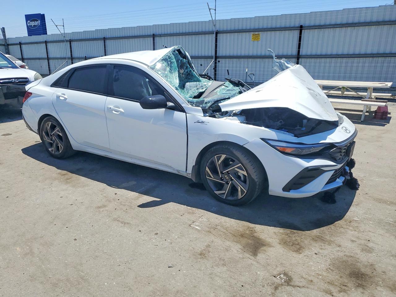2025 HYUNDAI ELANTRA SEL SPORT — снимка 4