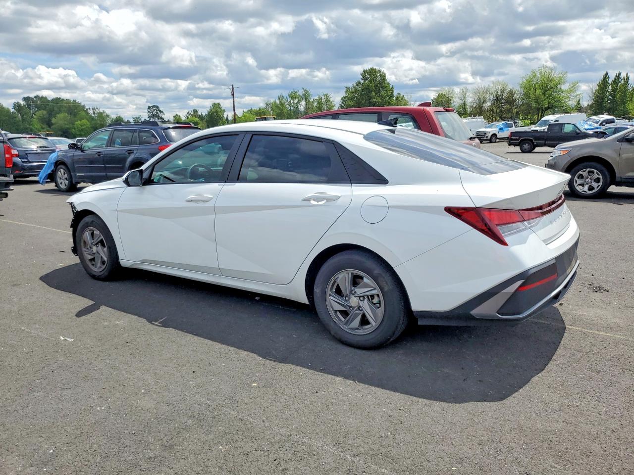 2024 HYUNDAI ELANTRA SE — снимка 2