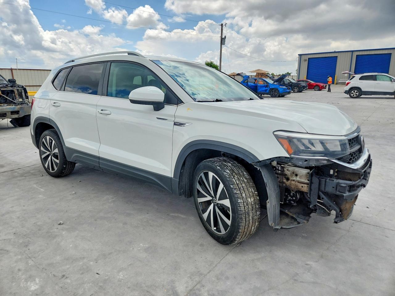 2022 VOLKSWAGEN TAOS SE — снимка 4