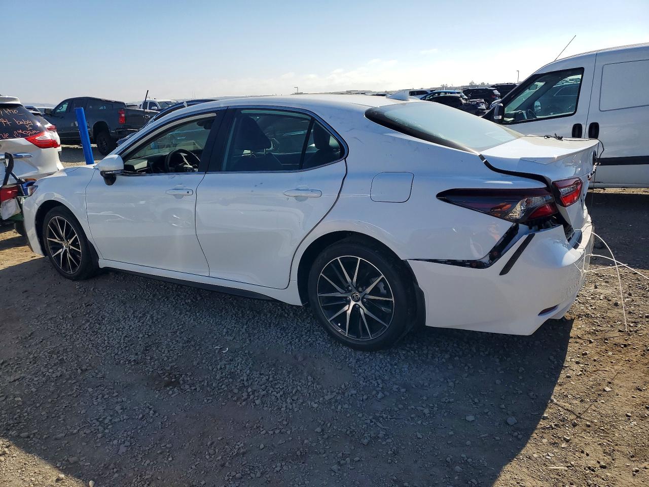 2024 TOYOTA CAMRY SE — снимка 2