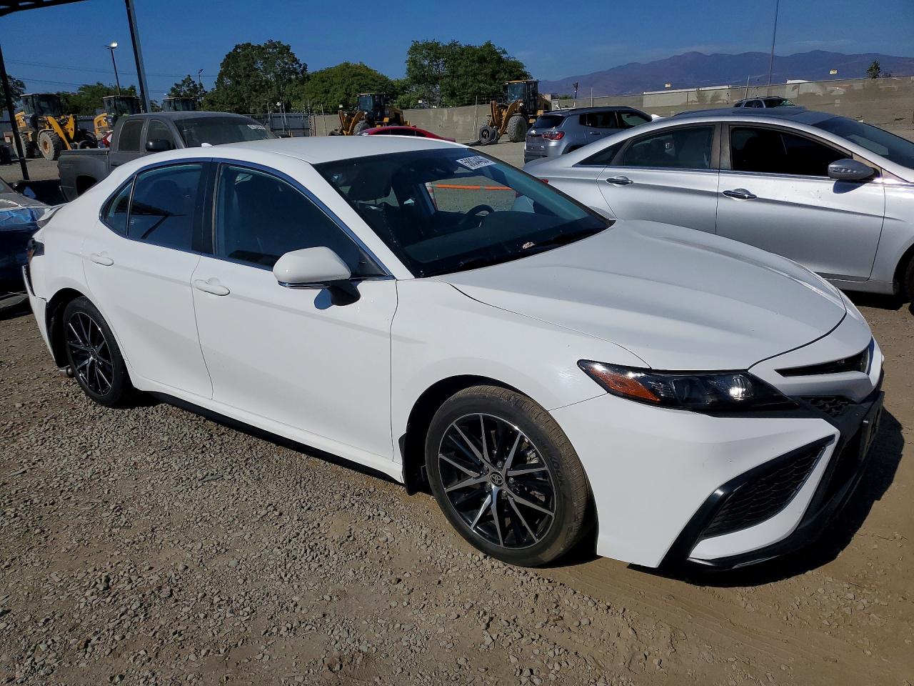2024 TOYOTA CAMRY SE — снимка 4