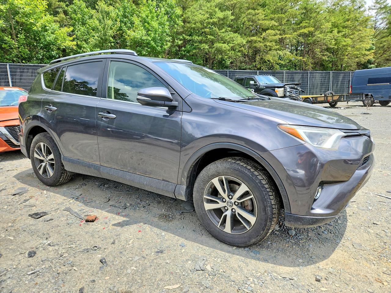 2017 TOYOTA RAV4 XLE — снимка 4