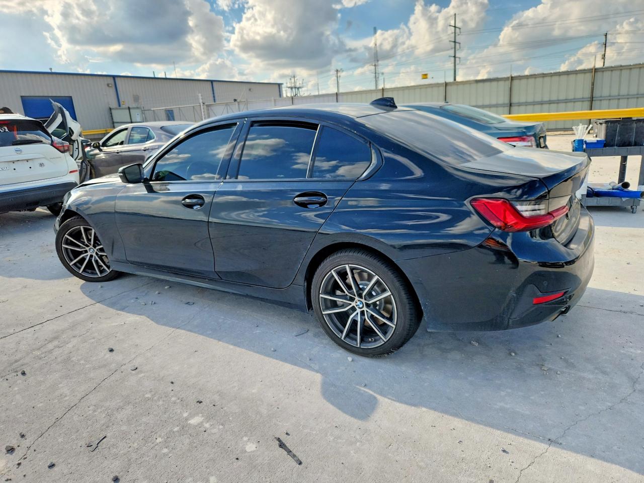 2020 BMW 330I — снимка 2