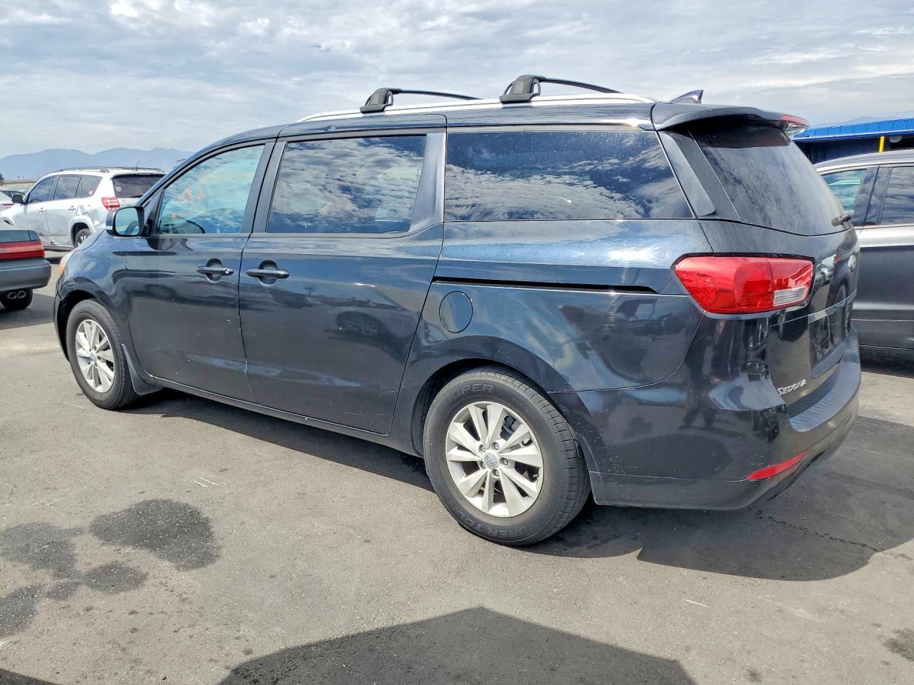 2016 KIA SEDONA LX — снимка 2