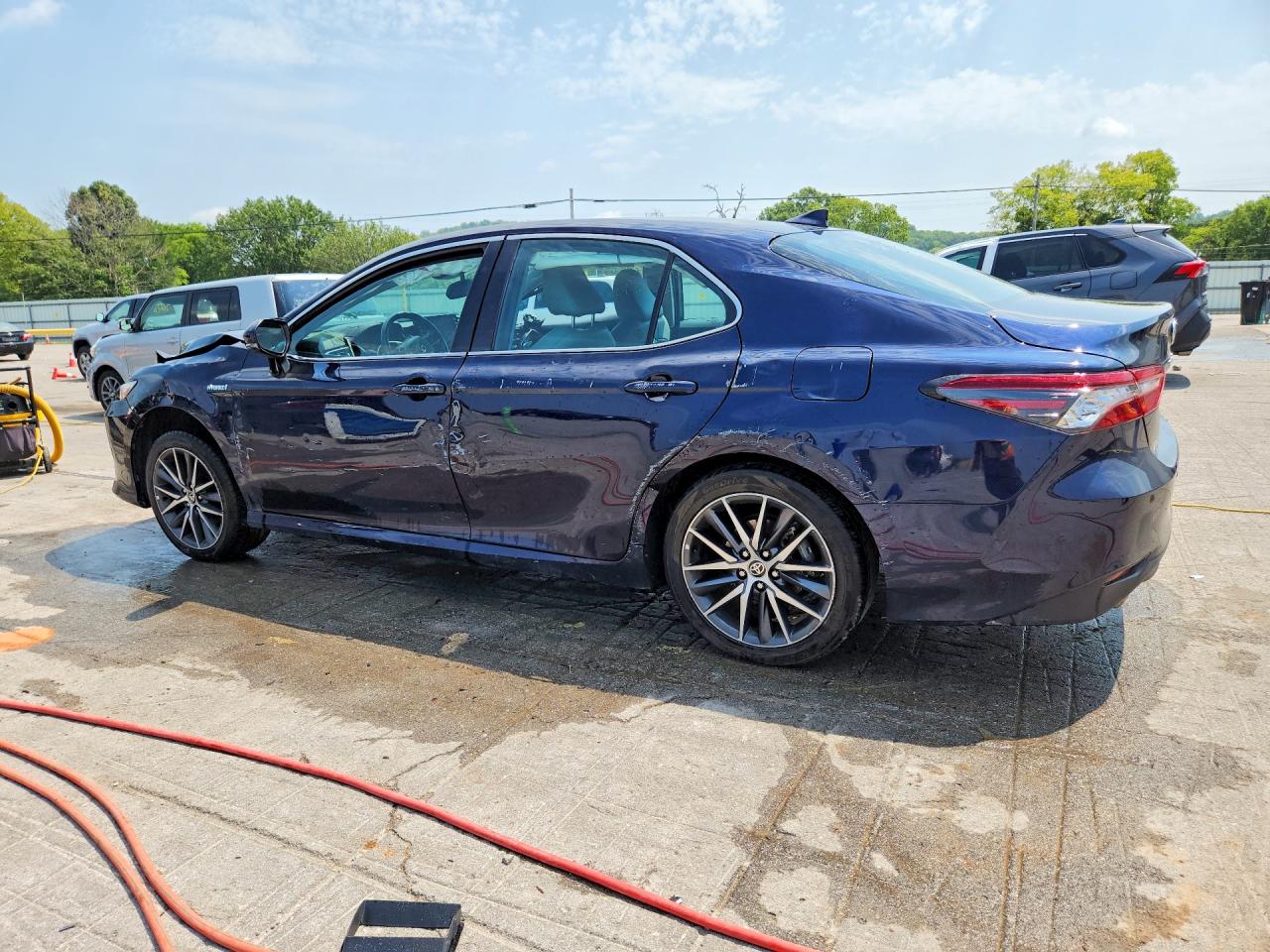 2021 TOYOTA CAMRY XLE — снимка 2