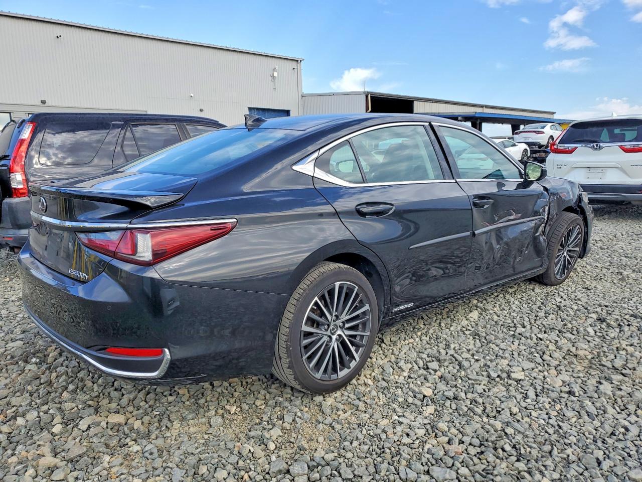 2022 LEXUS ES 300H BASE — снимка 3