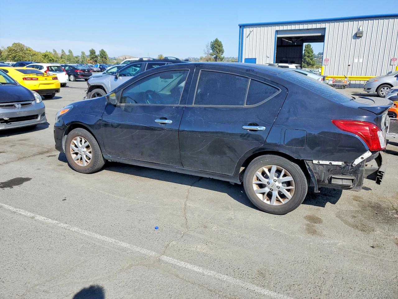 2018 NISSAN VERSA SV — снимка 2