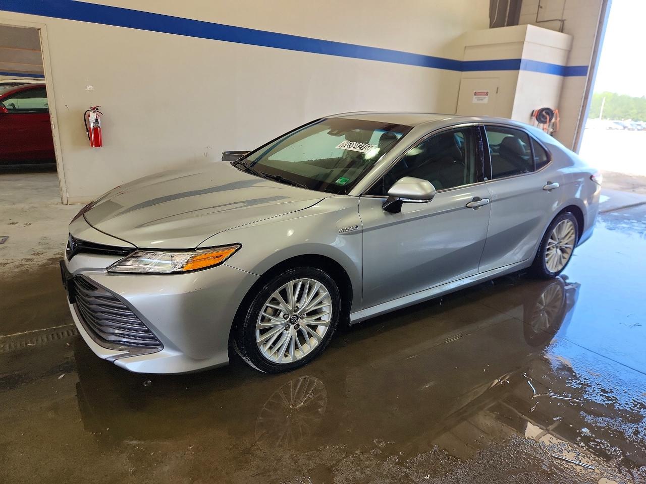2019 TOYOTA CAMRY HYBRID XLE