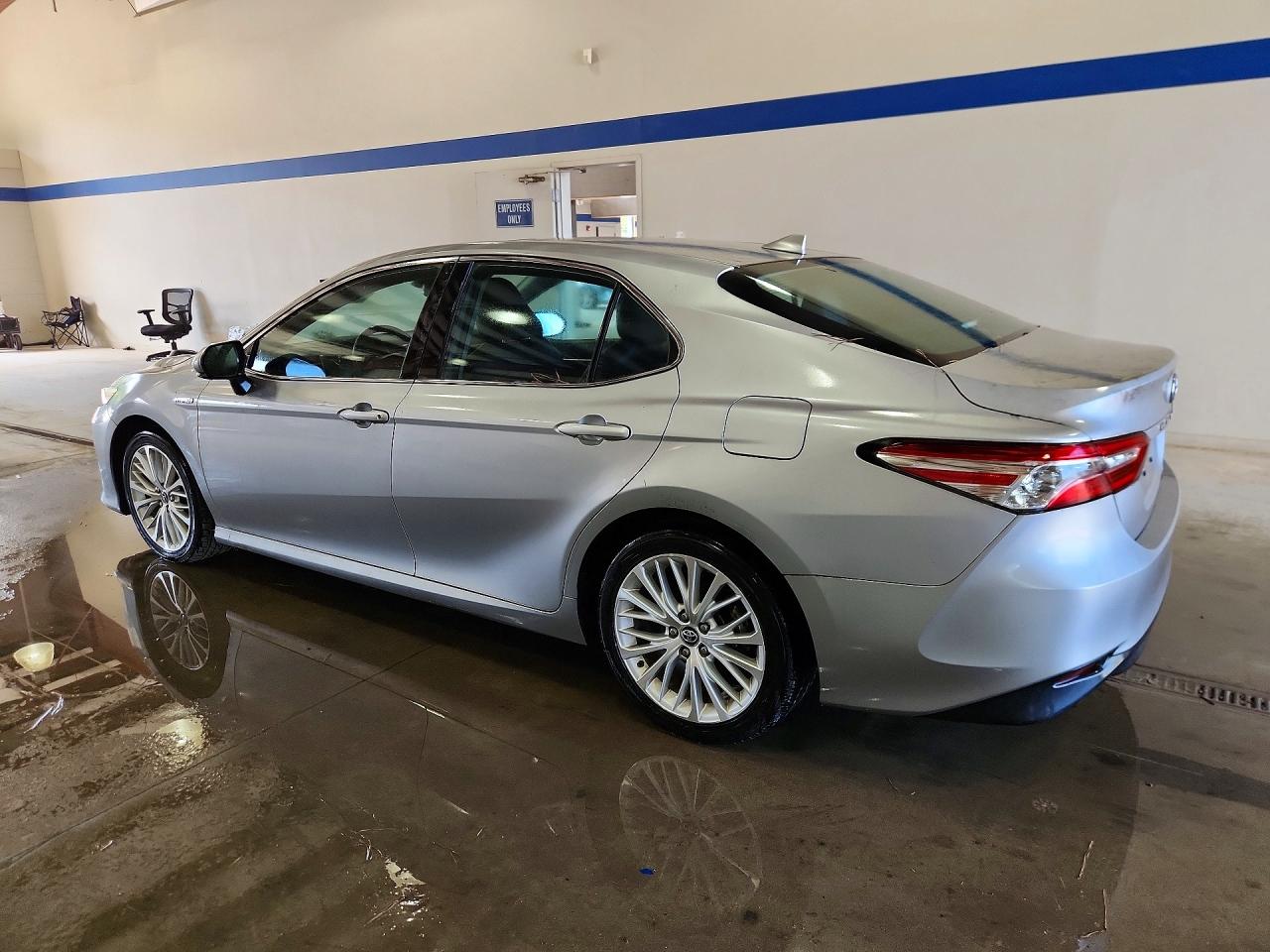 2019 TOYOTA CAMRY HYBRID XLE — снимка 2