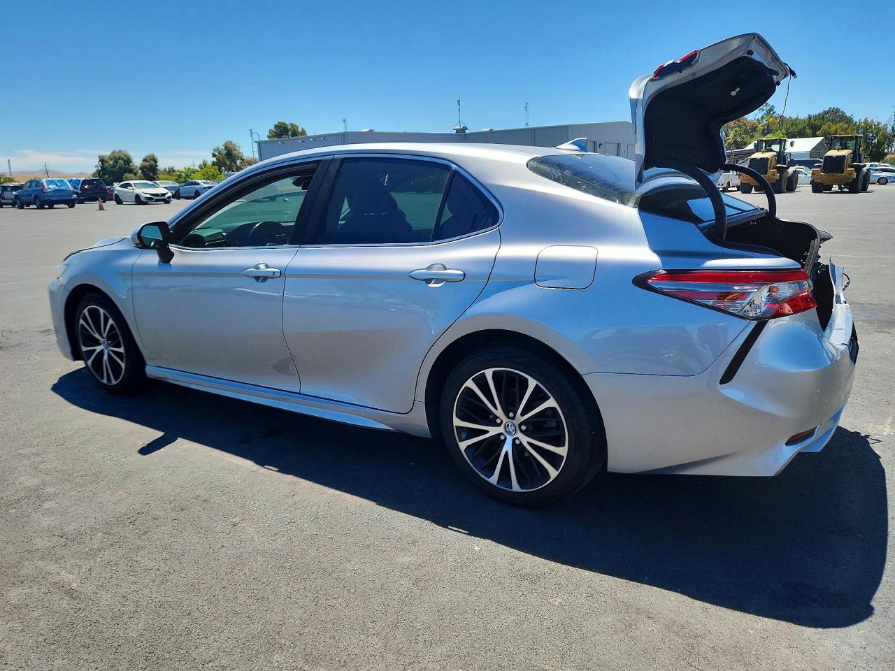 2019 TOYOTA CAMRY LE — снимка 2