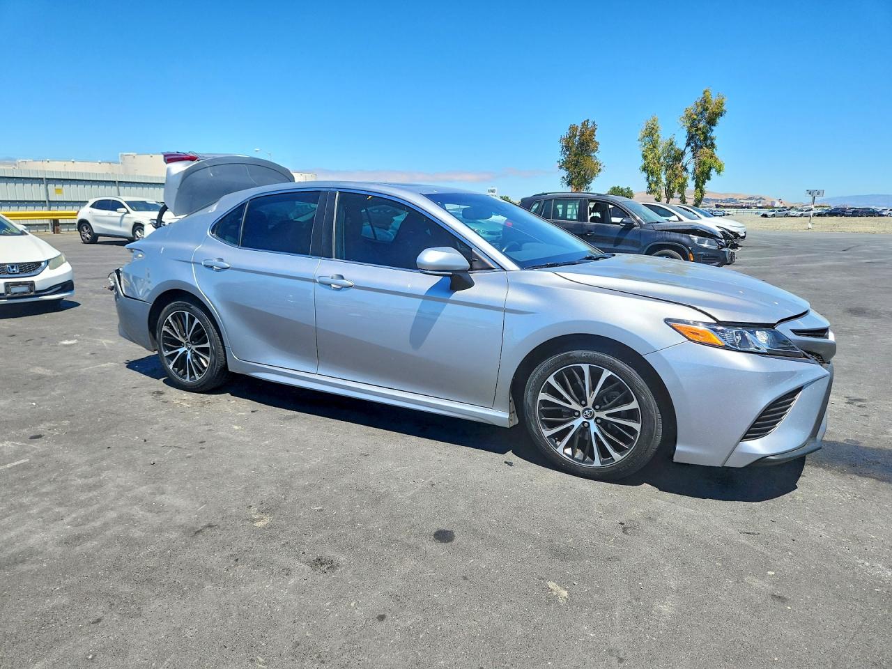 2019 TOYOTA CAMRY LE — снимка 4