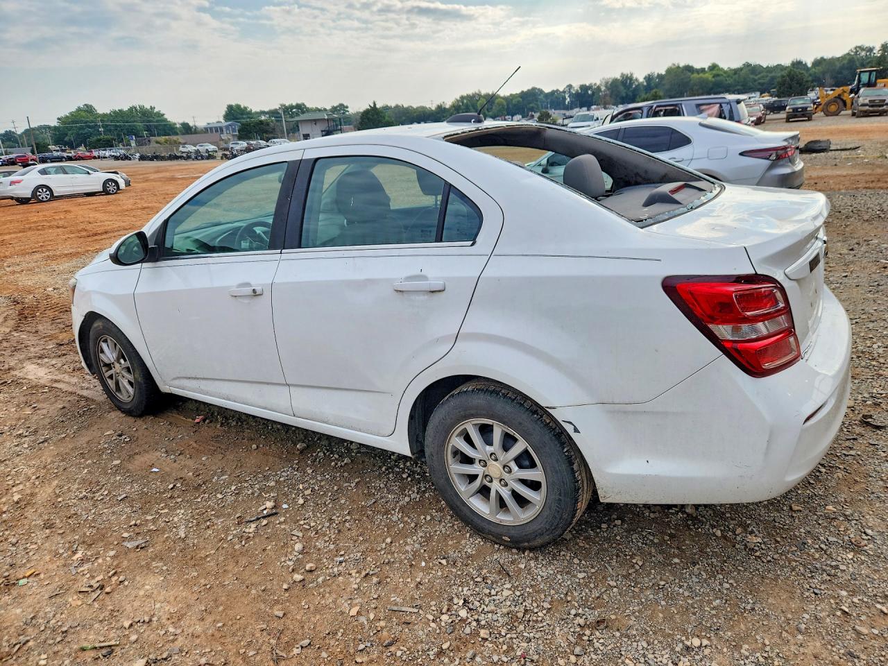 2017 CHEVROLET SONIC LT — снимка 2