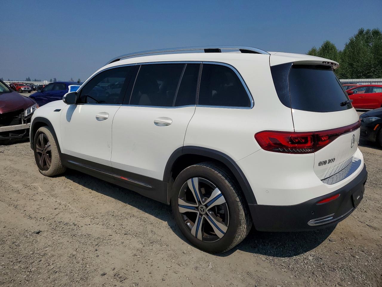 2022 MERCEDES-BENZ EQB 300 4MATIC — снимка 2