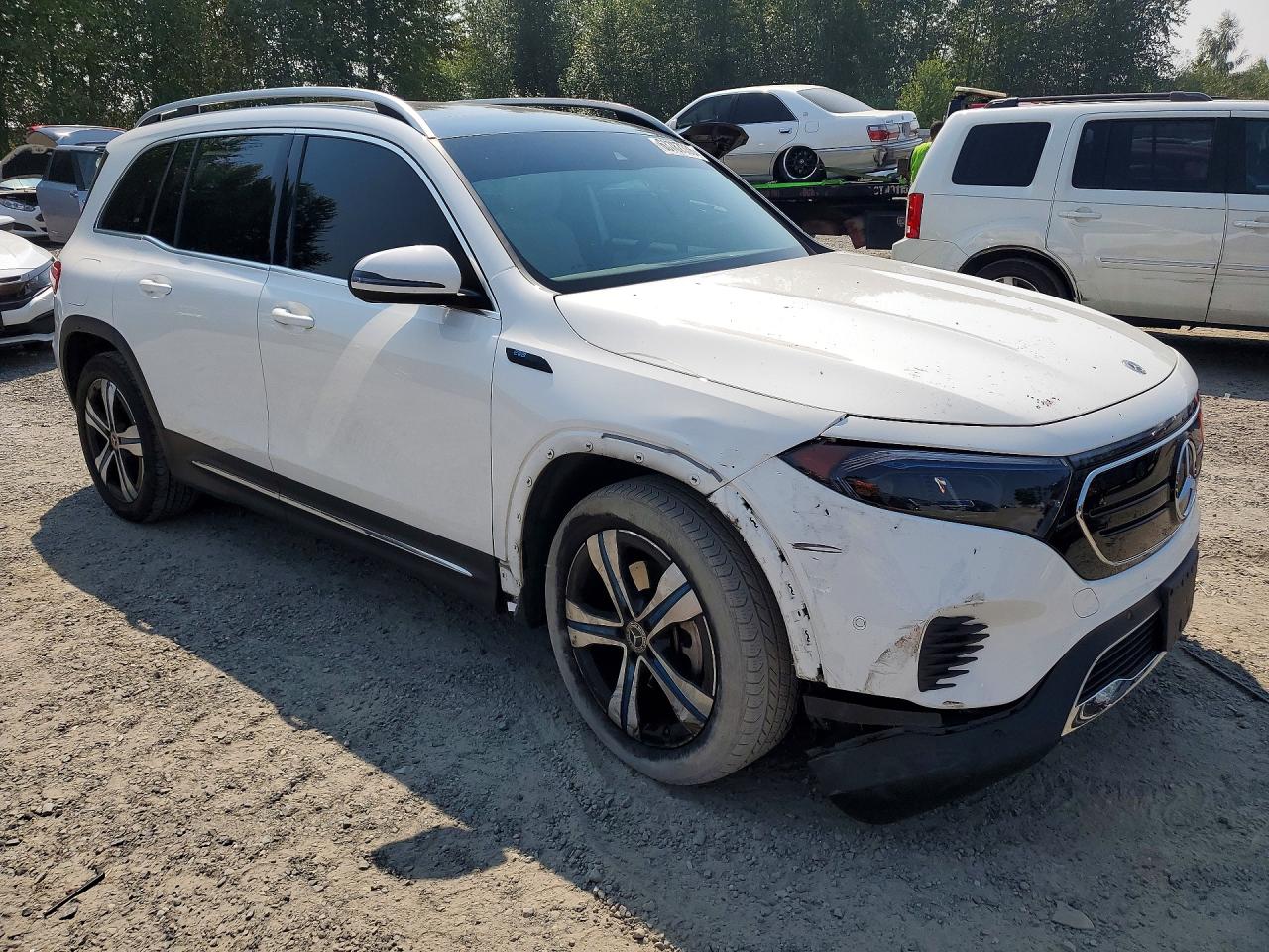 2022 MERCEDES-BENZ EQB 300 4MATIC — снимка 4