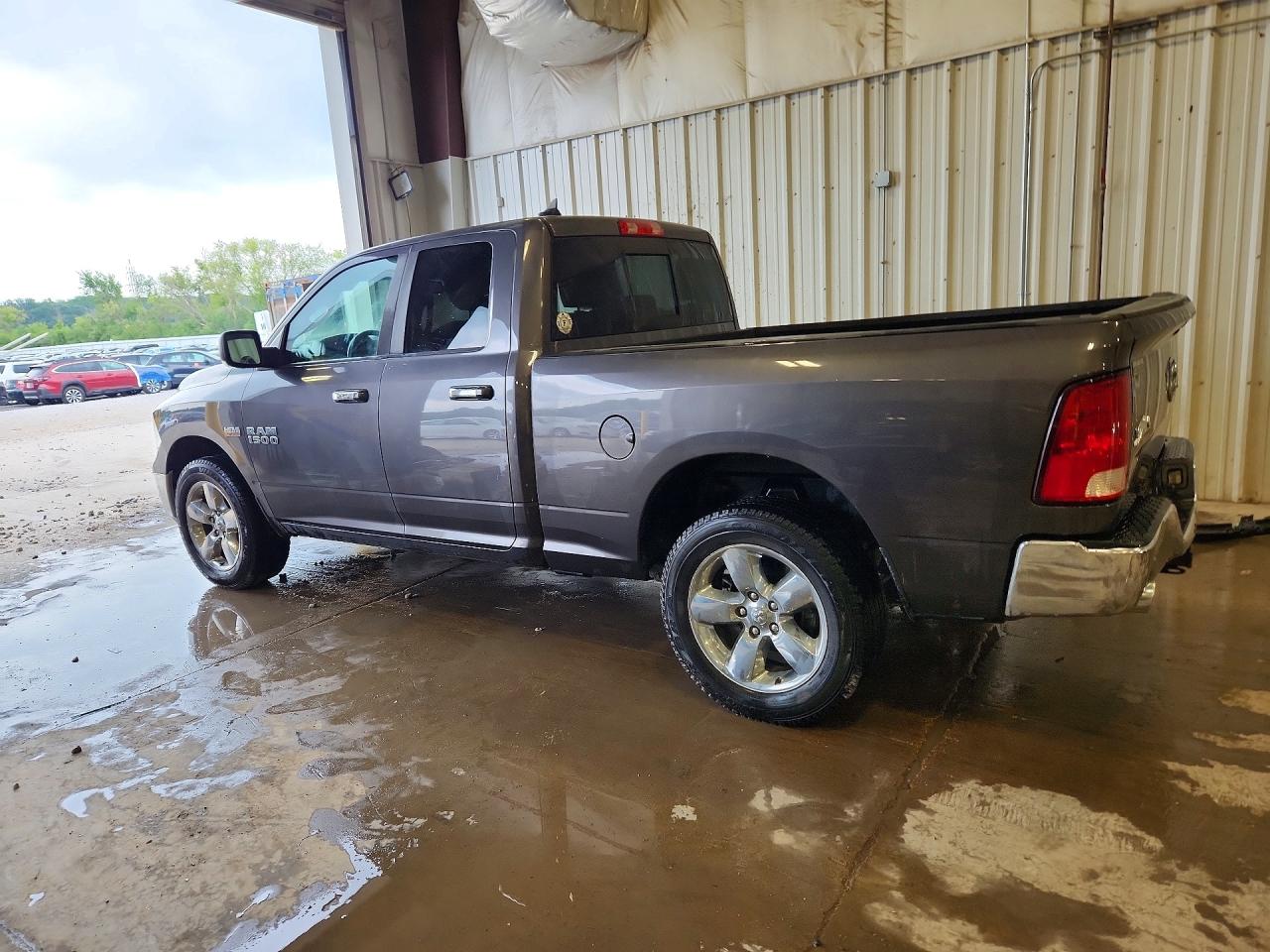 2015 RAM 1500 SLT — снимка 2