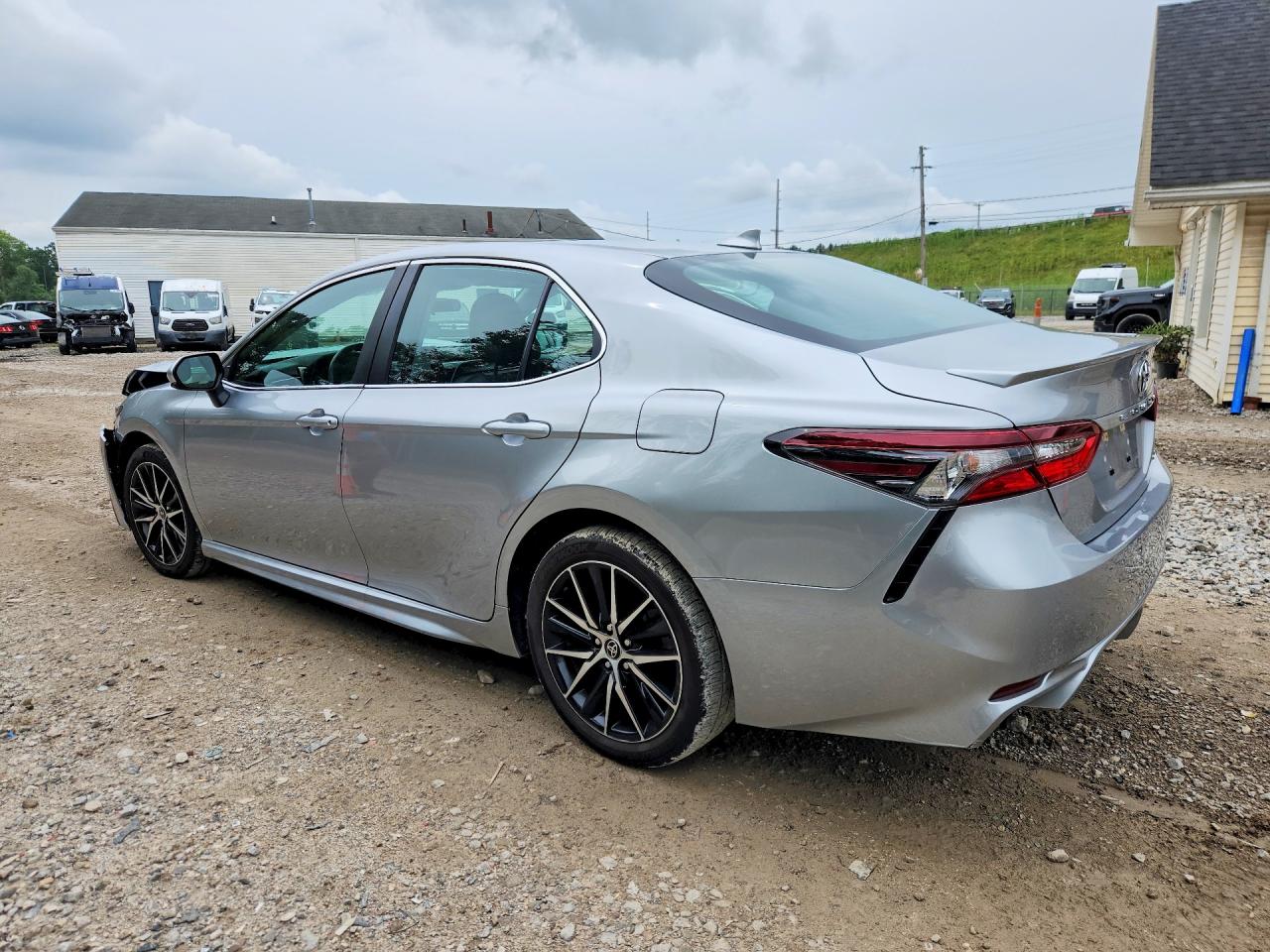 2021 TOYOTA CAMRY SE — снимка 2